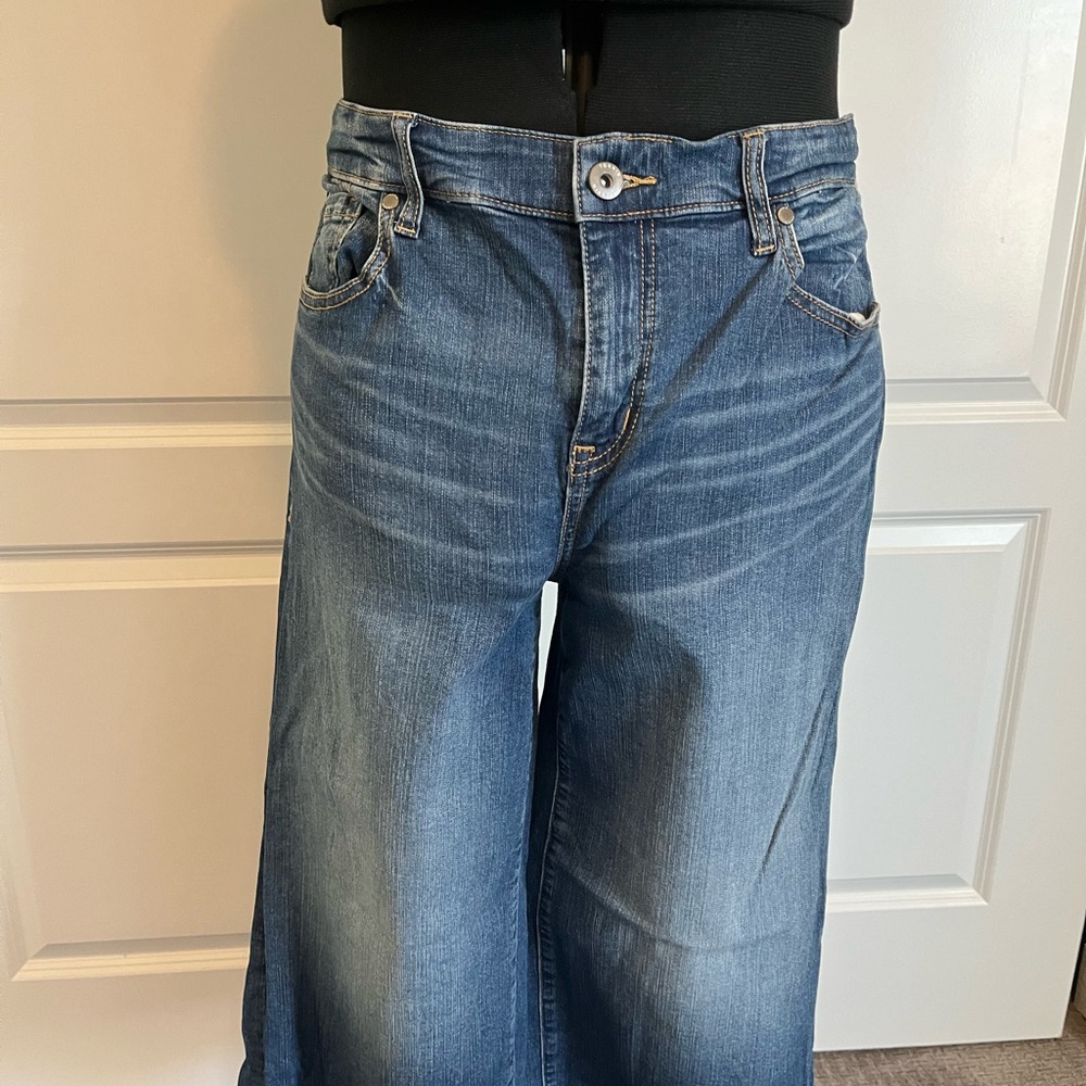 TORRID Women's Blue Cropped Wide-Leg Jeans - Picture 2 of 8